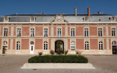 Fachada de la bodega Roederer