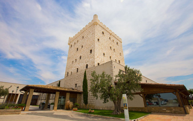 Torreón principal de la bodega