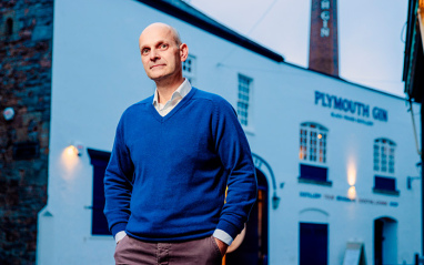 Sean Harrison, Master Distiller y Embajador Global de Plymouth Gin.